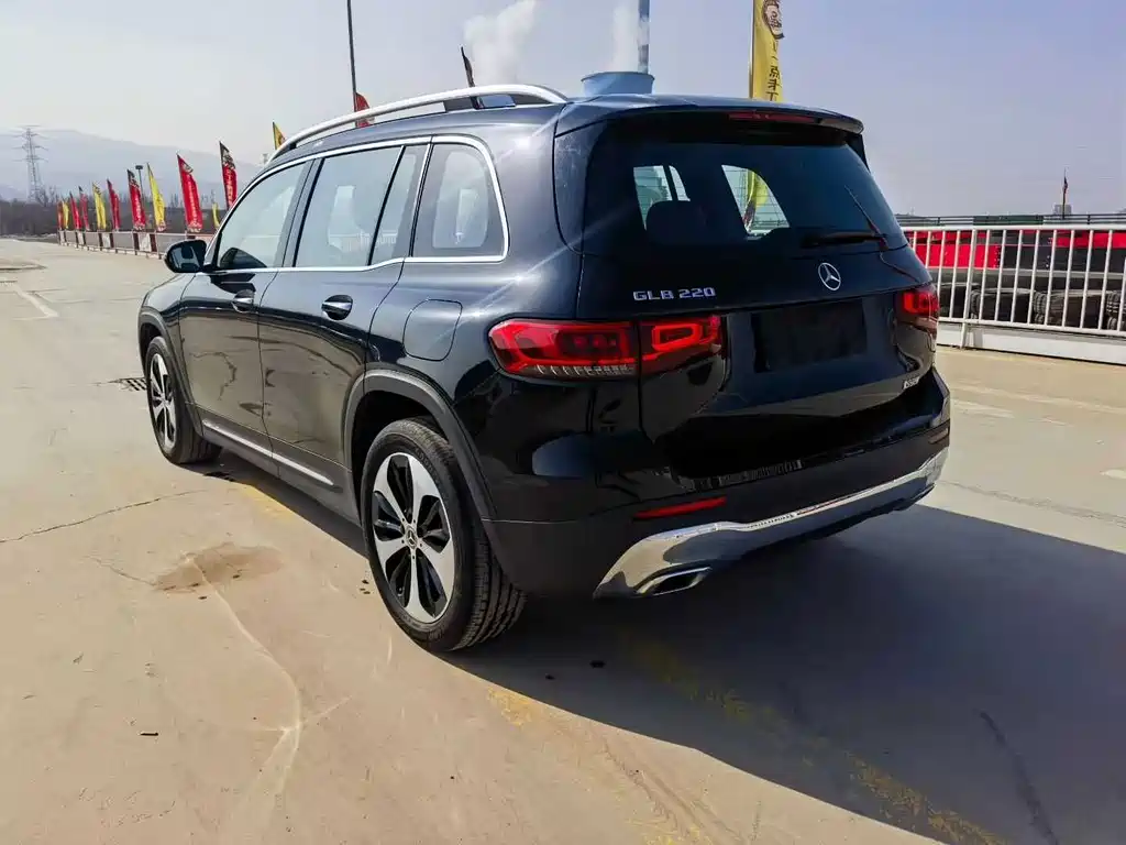 Mercedes-Benz GLB — миниатюра 4