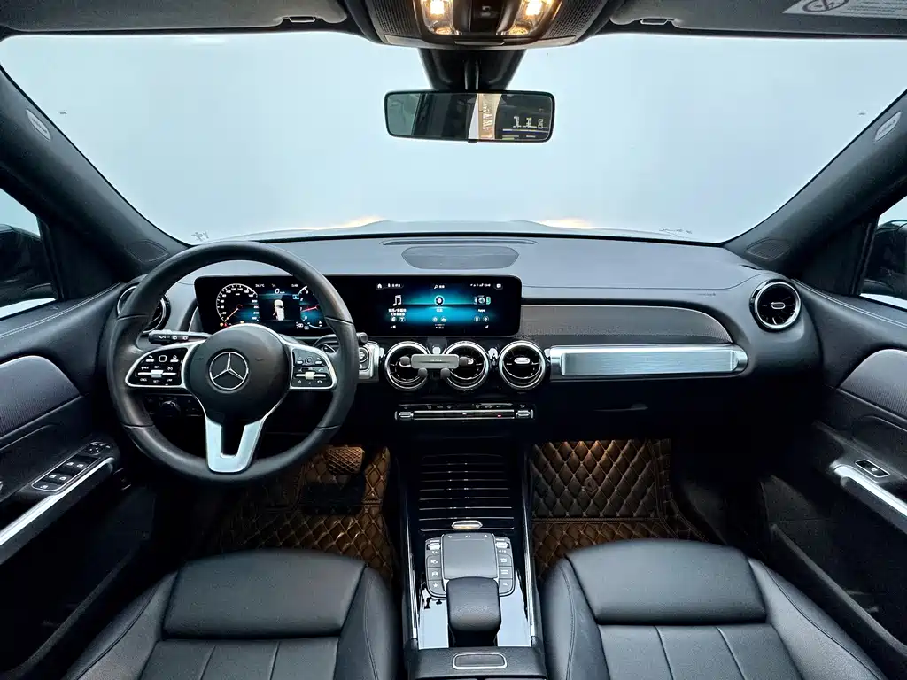 Mercedes-Benz GLB — миниатюра 8