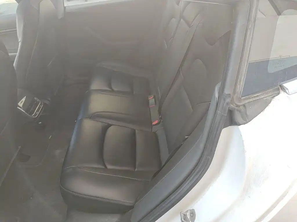 Tesla Model 3 — миниатюра 17