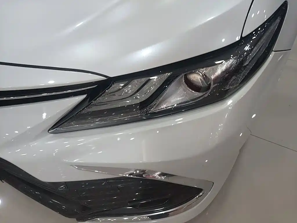 Toyota Camry — миниатюра 24