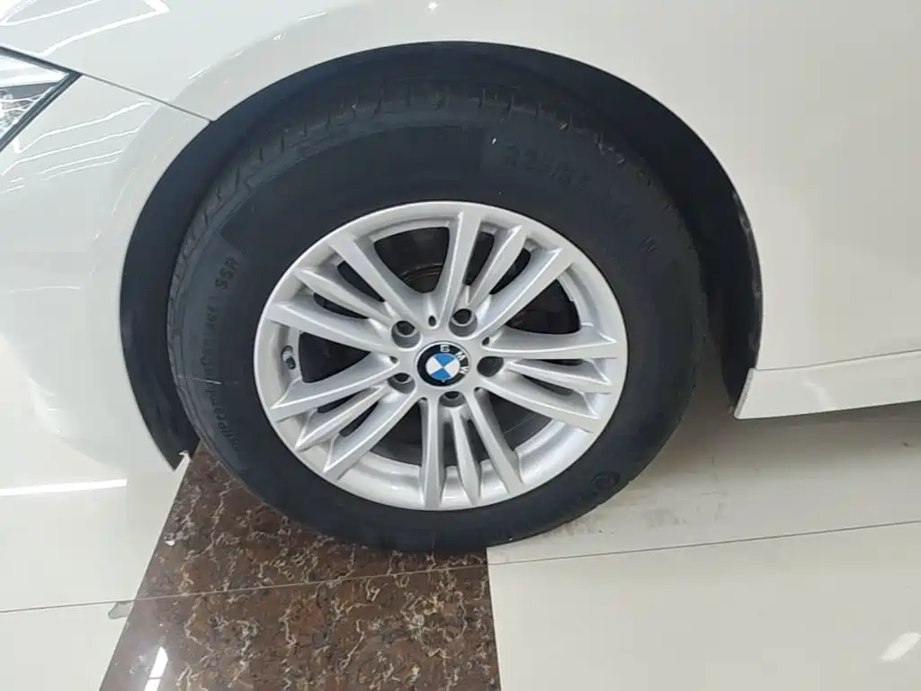 BMW 3 Series — миниатюра 23