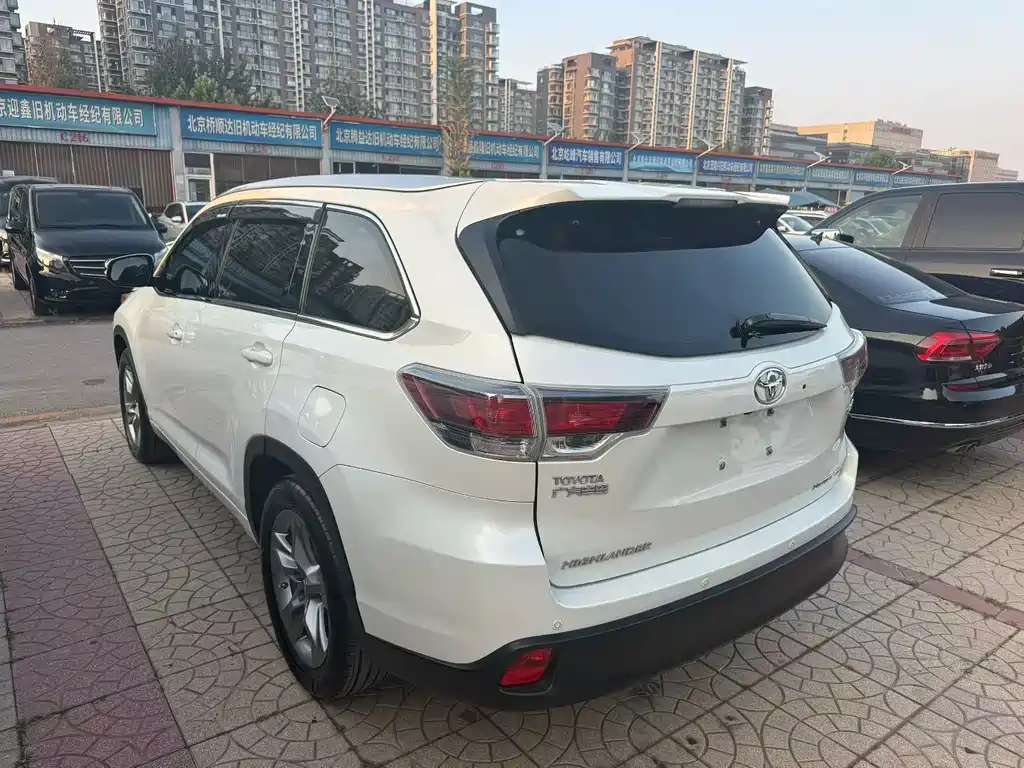 Toyota Highlander — миниатюра 11
