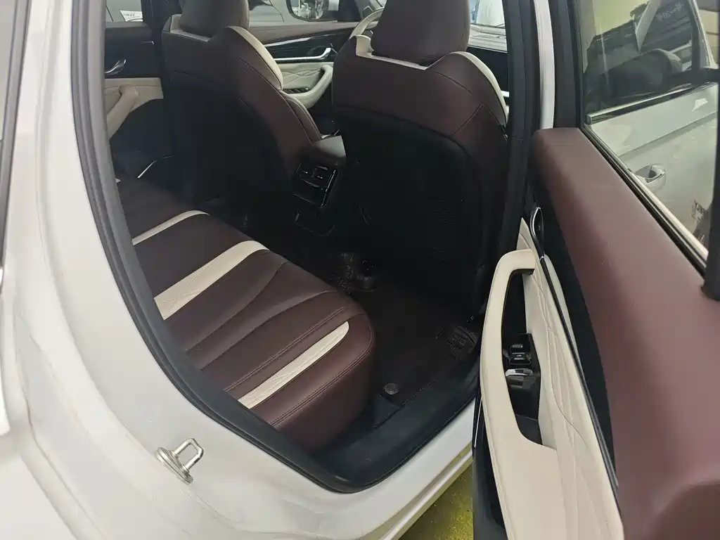 Geely Xingyue L — миниатюра 11