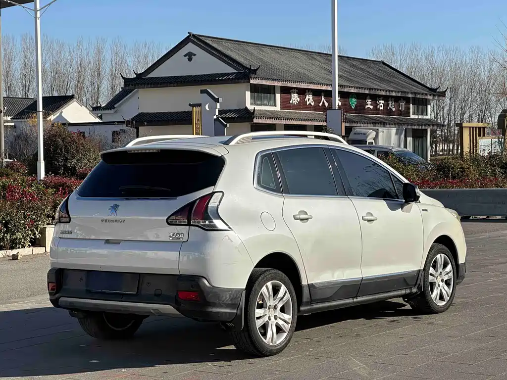 PEUGEOT 3008