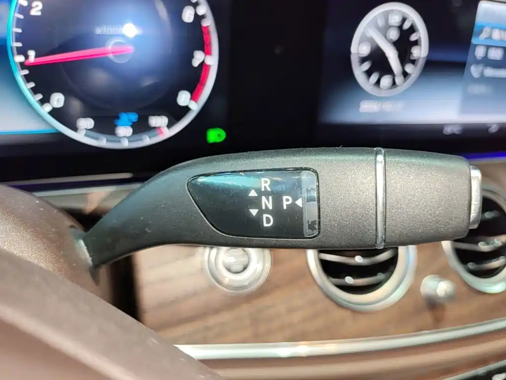 Mercedes-Benz E-Class — миниатюра 14