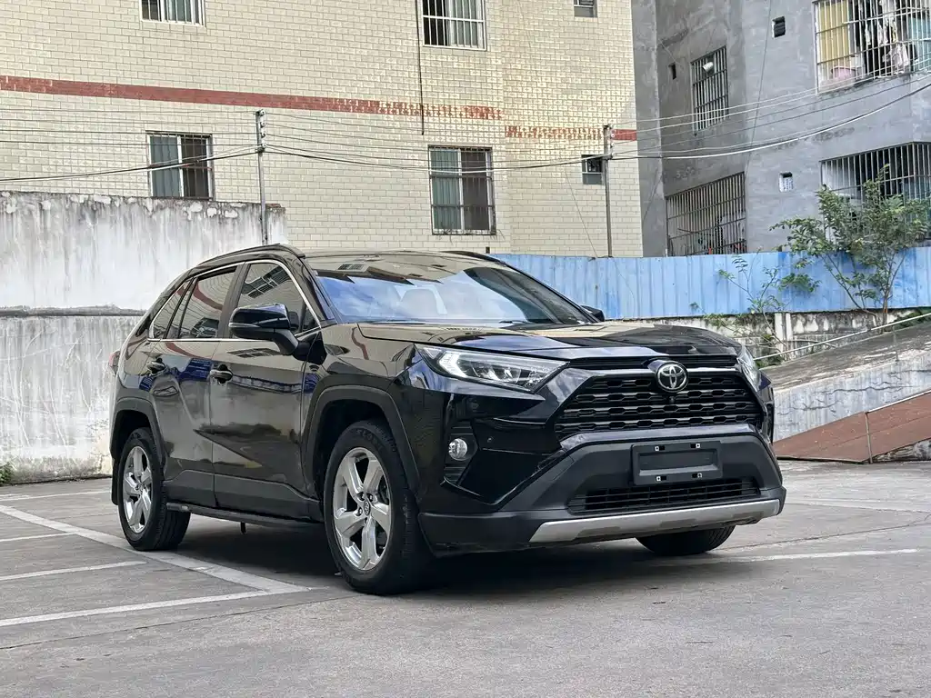 Toyota RAV4 — миниатюра 2
