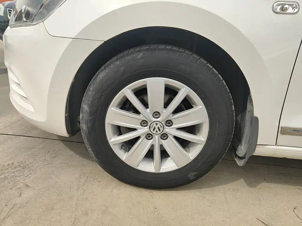 Volkswagen Jetta — миниатюра 23