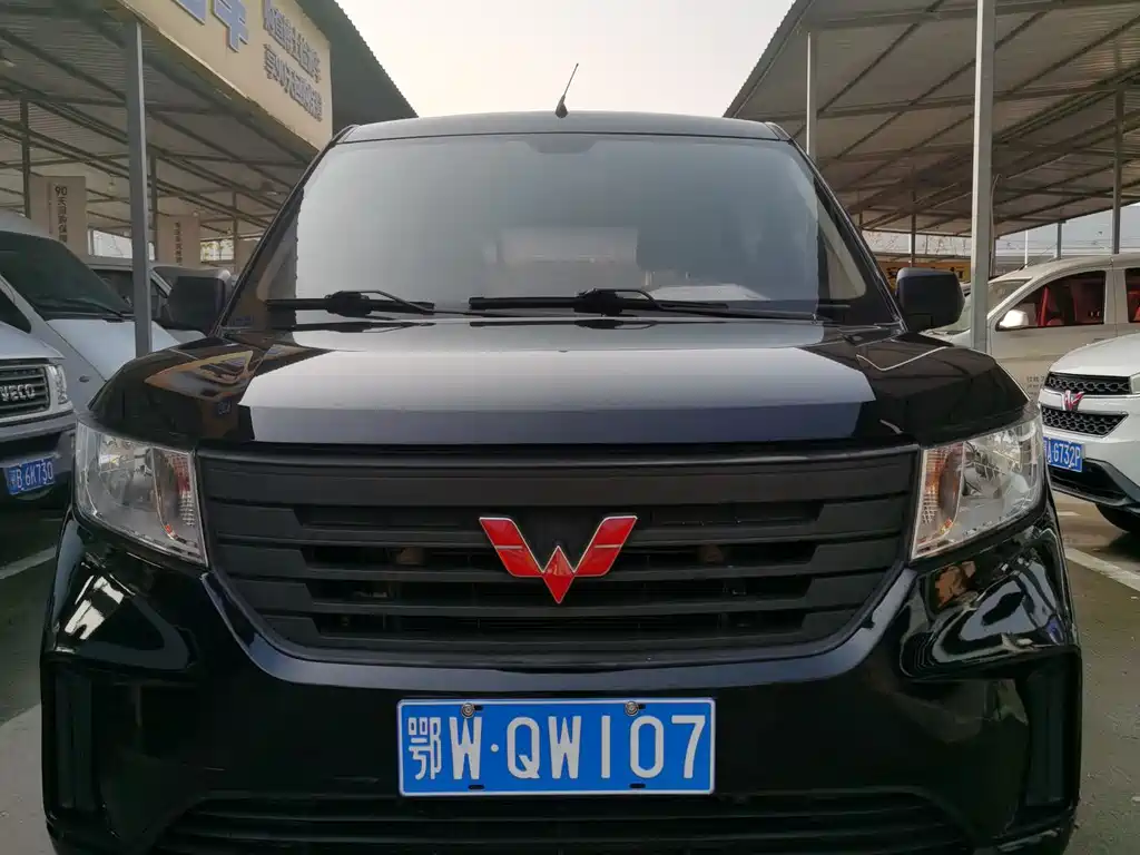 WULING WULING HONGGUANG PLUS