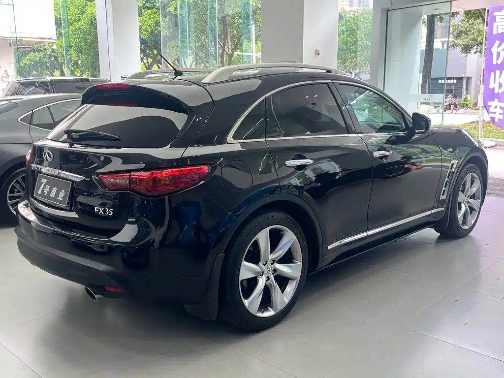 Infiniti FX 2011 FX35