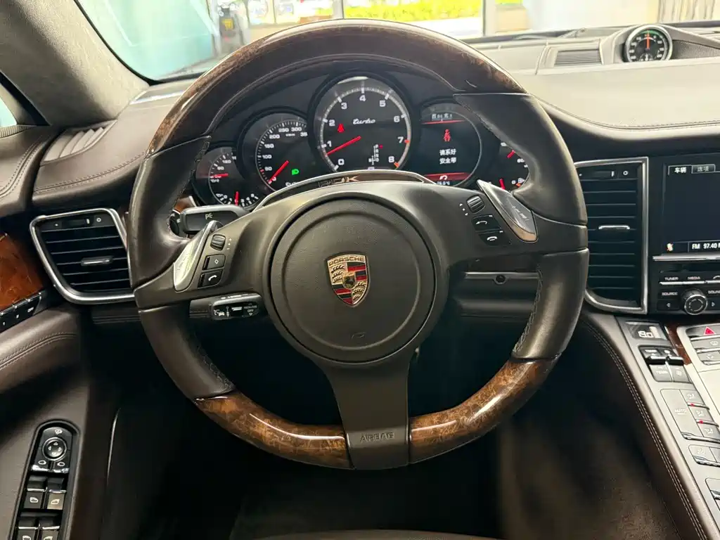 Porsche Panamera 2010 Panamera Turbo 4.8T