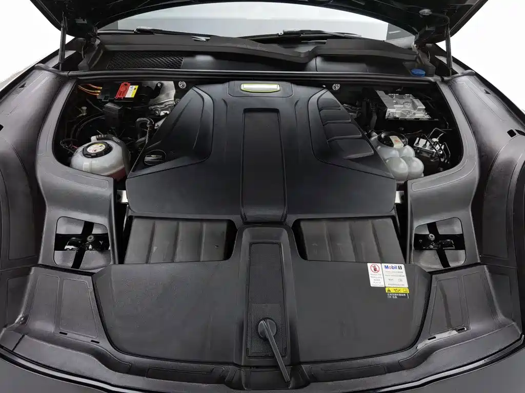 Porsche Cayenne Hybrid — миниатюра 6