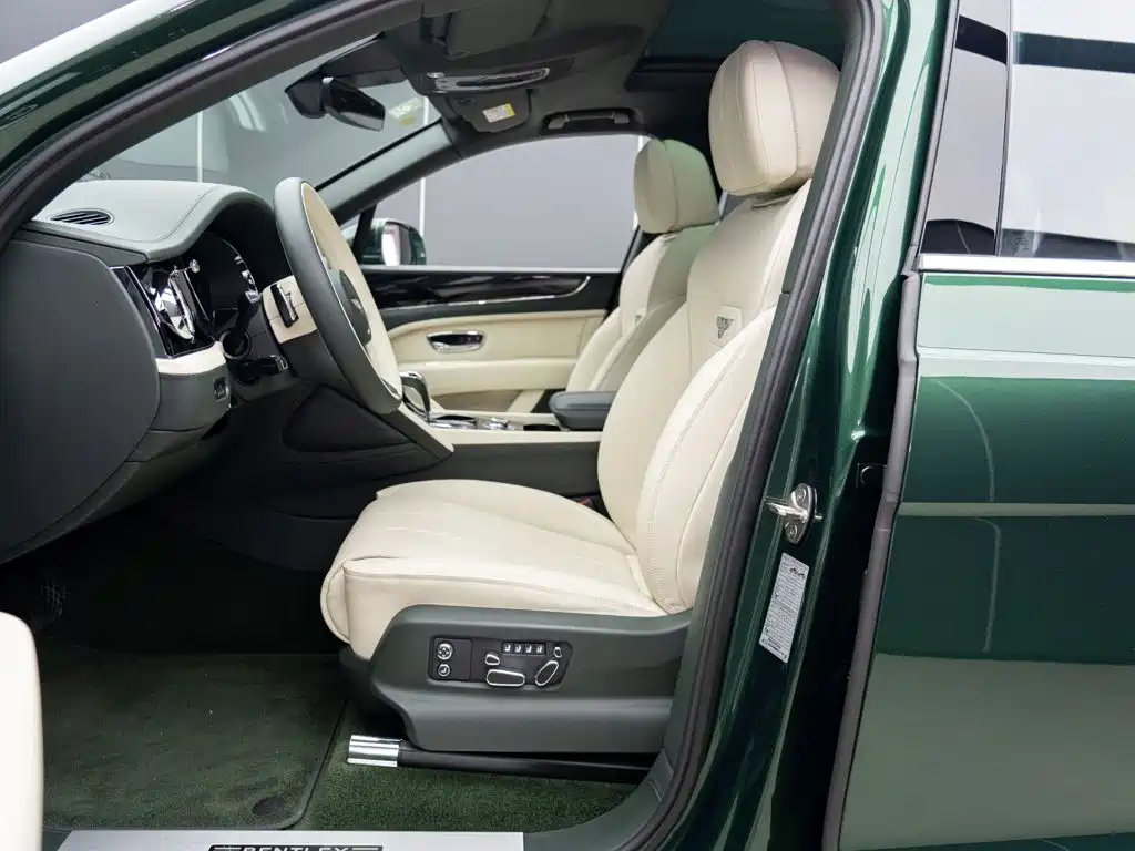 Bentley Bentayga — миниатюра 9
