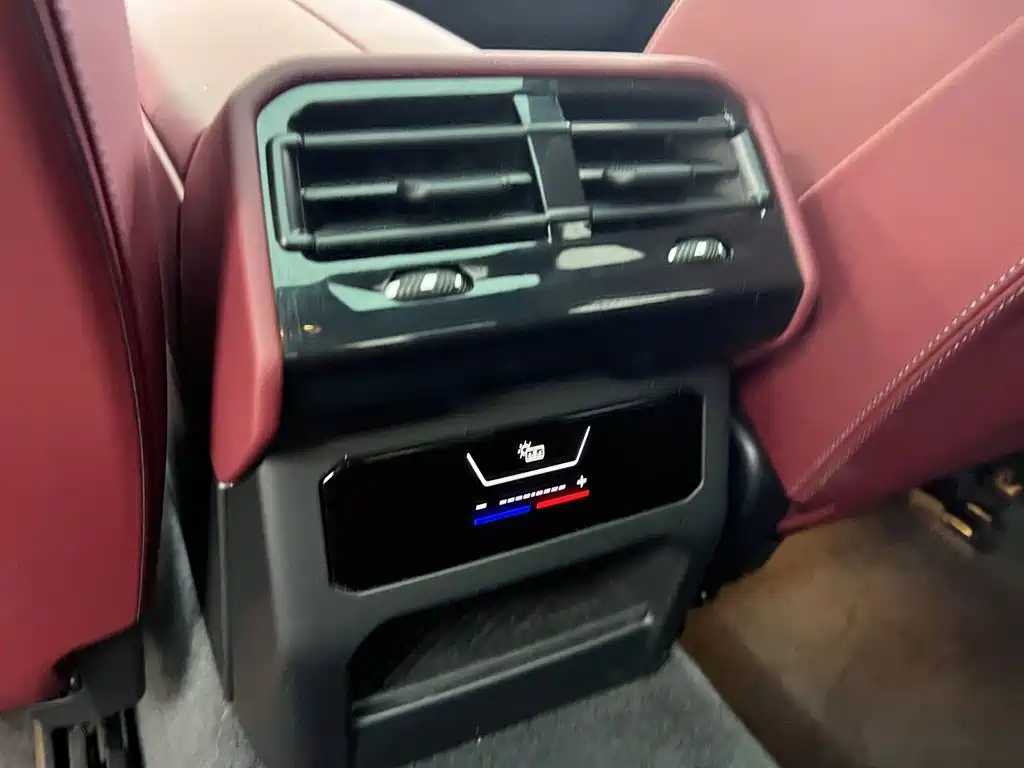 BMW 5 Series — миниатюра 4