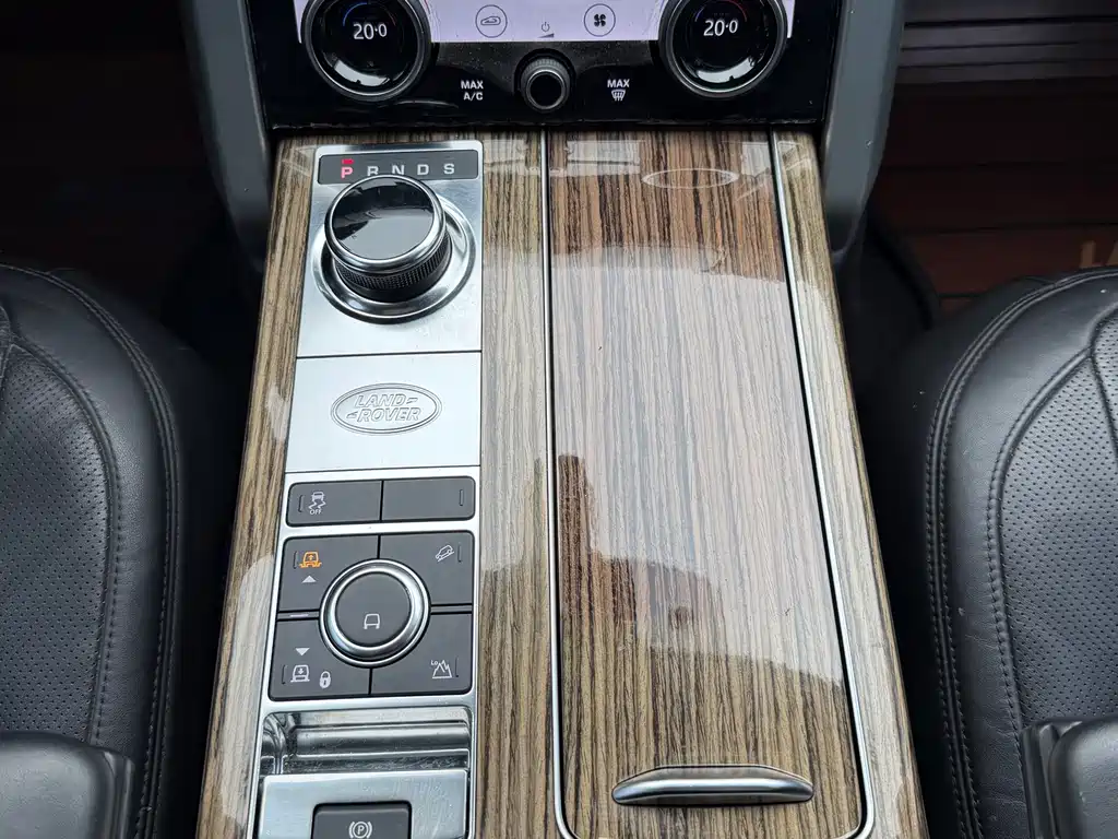 Land Rover Range Rover — миниатюра 17