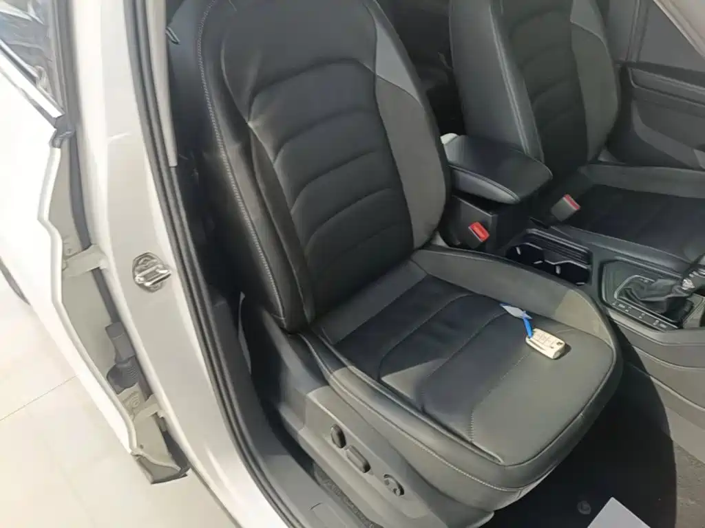 Volkswagen Tiguan L — миниатюра 25