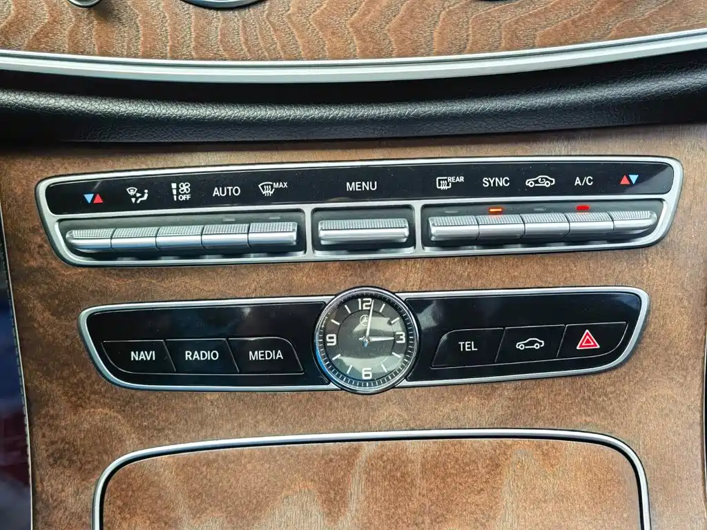 Mercedes-Benz E-Class — миниатюра 21