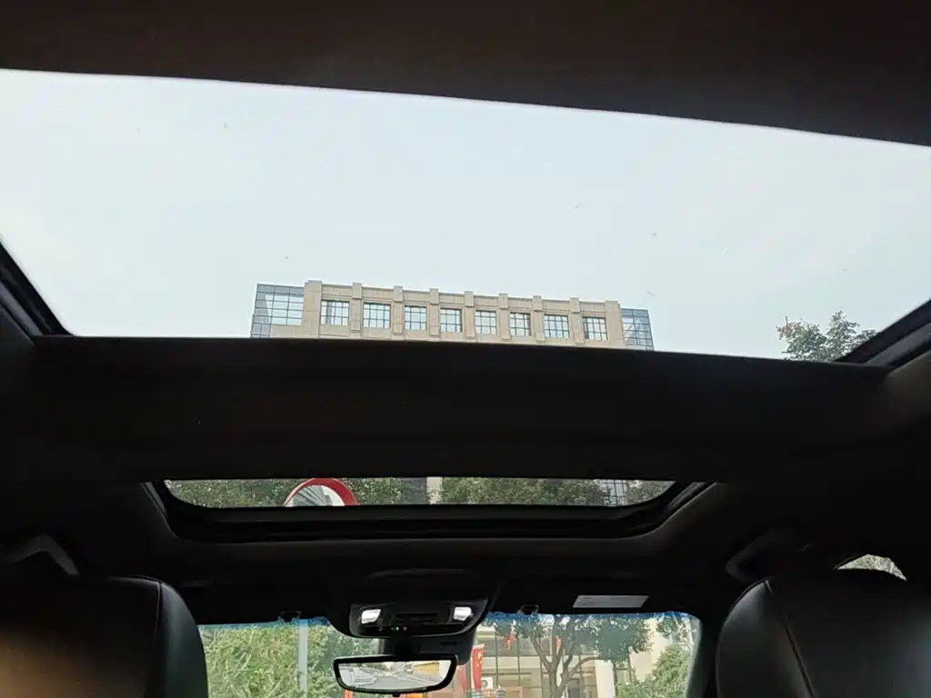 Cadillac CT5 — миниатюра 18