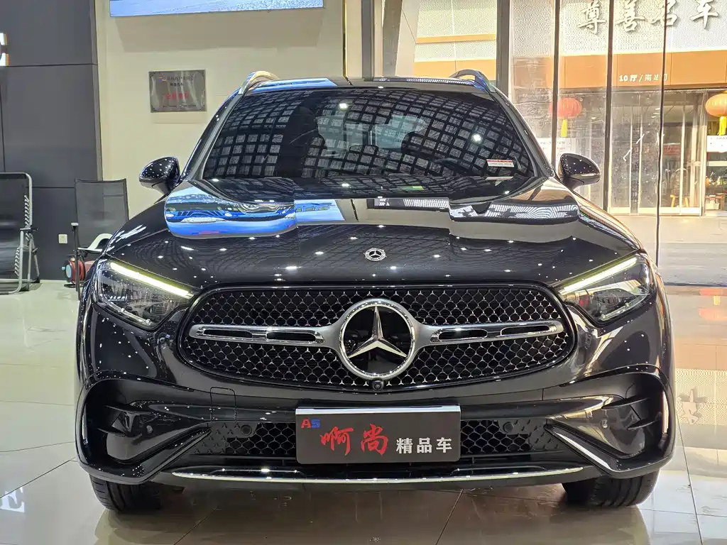MERCEDES-BENZ GLC