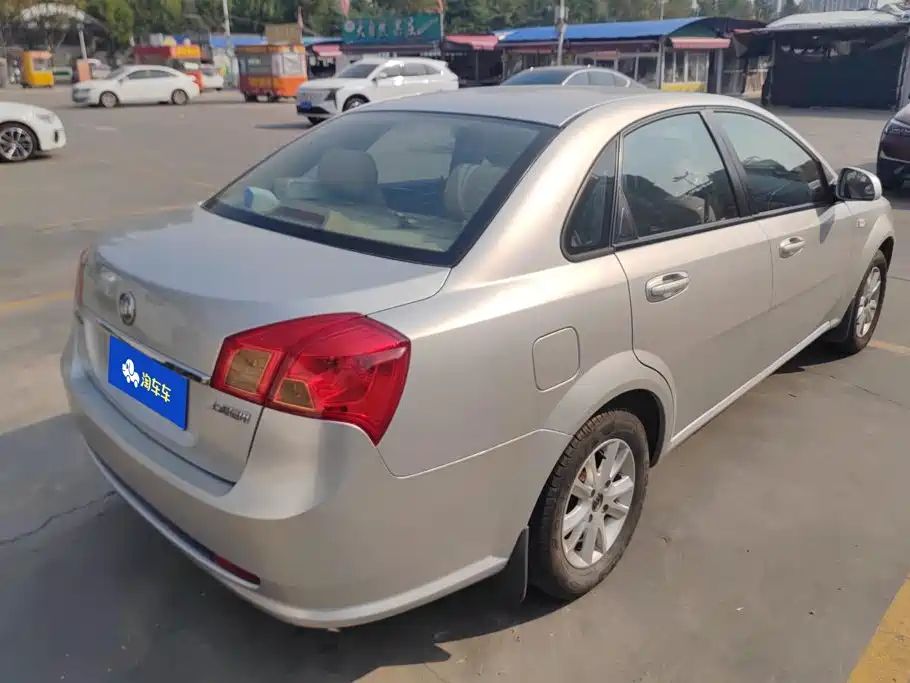 Buick Excelle — миниатюра 3