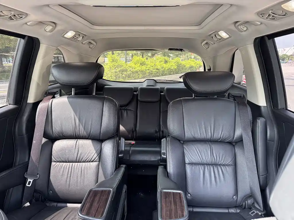 Honda Elysion — миниатюра 7