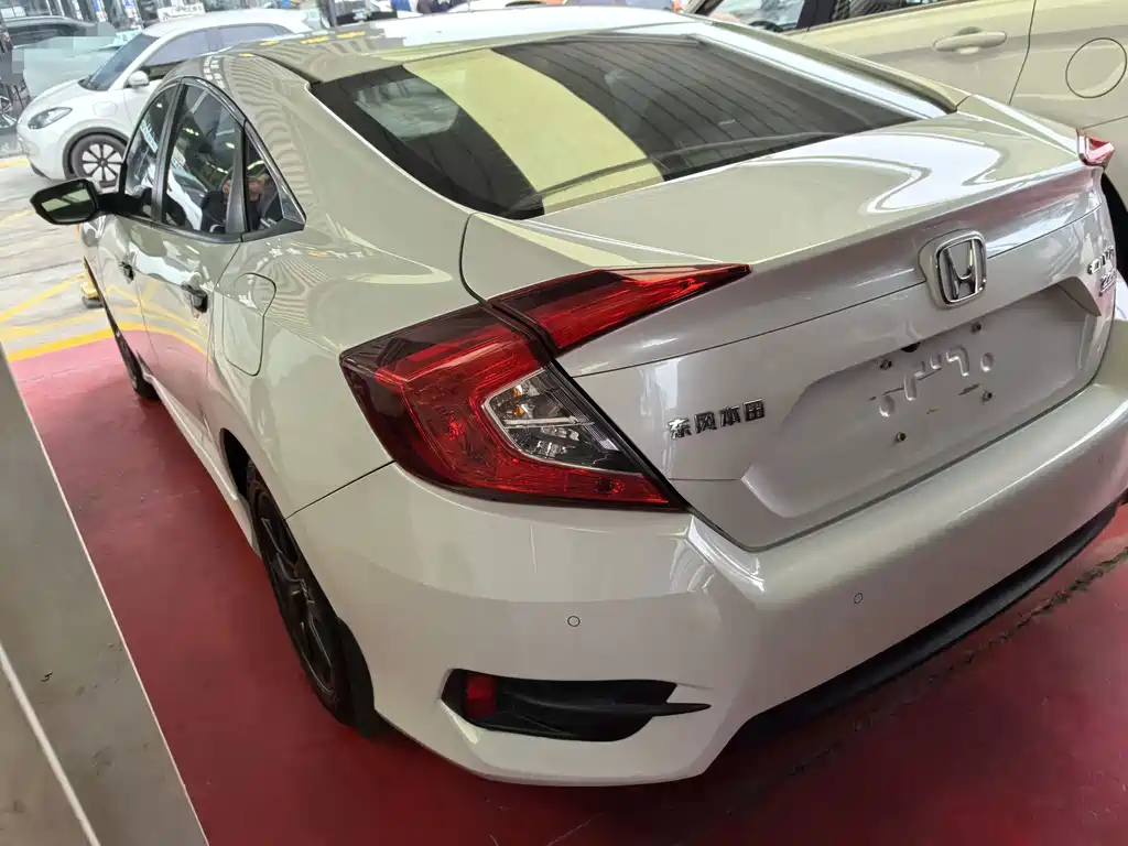 Honda Civic — миниатюра 4