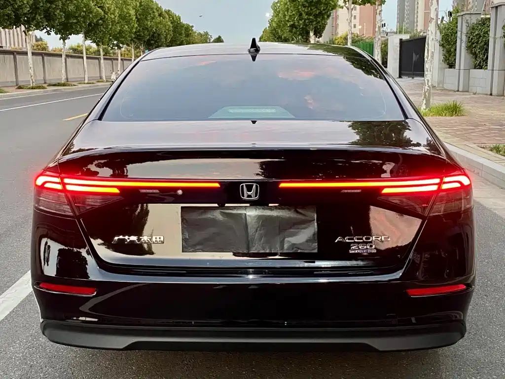 Honda Accord — миниатюра 14