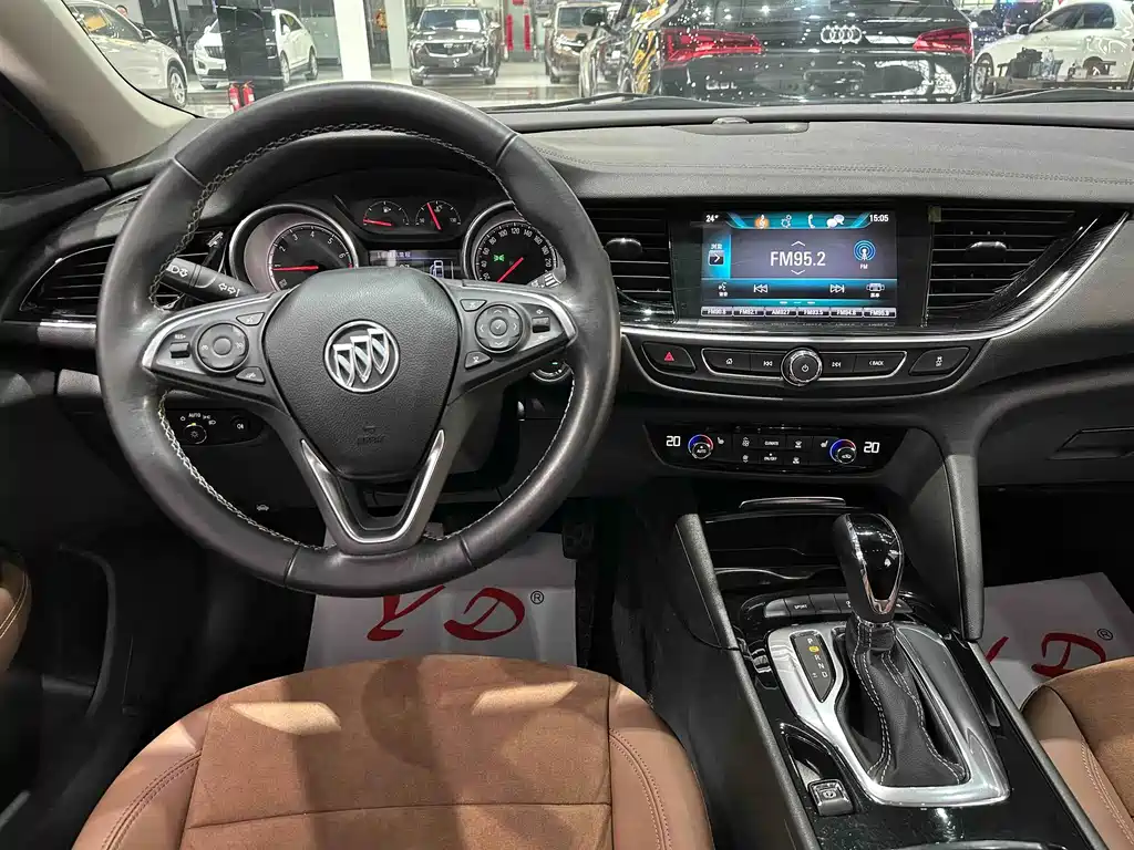 Buick Regal — миниатюра 10