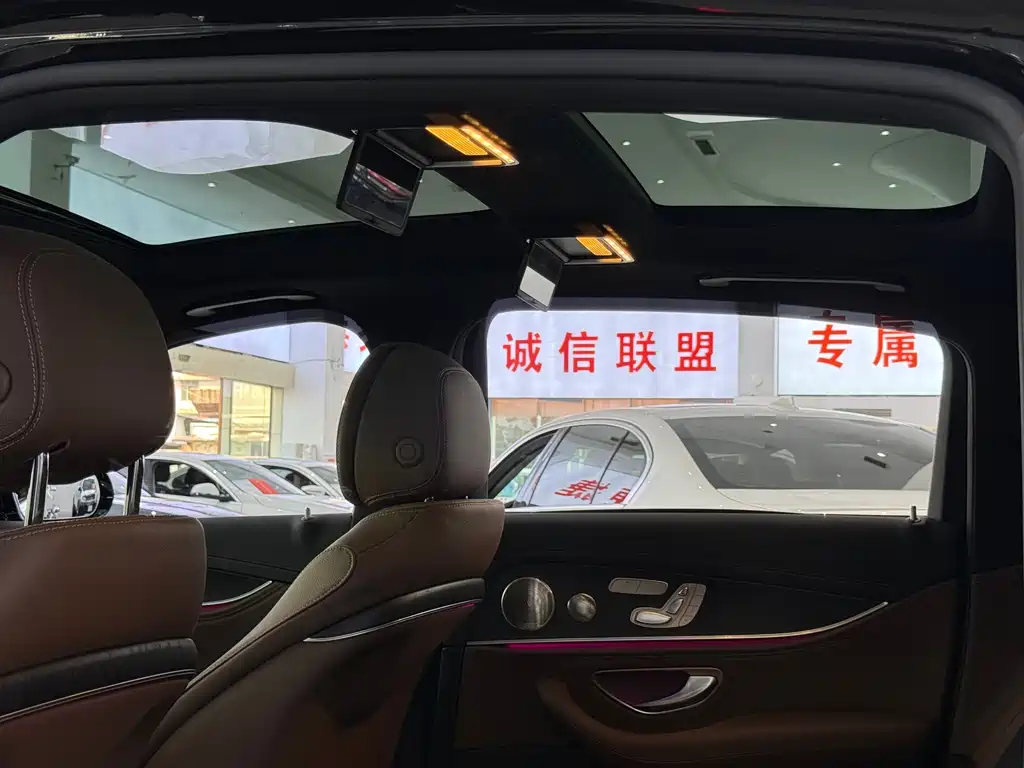 MERCEDES-BENZ E CLASS