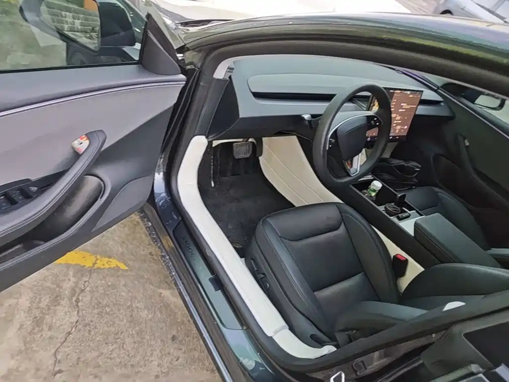Tesla Model 3 — миниатюра 16