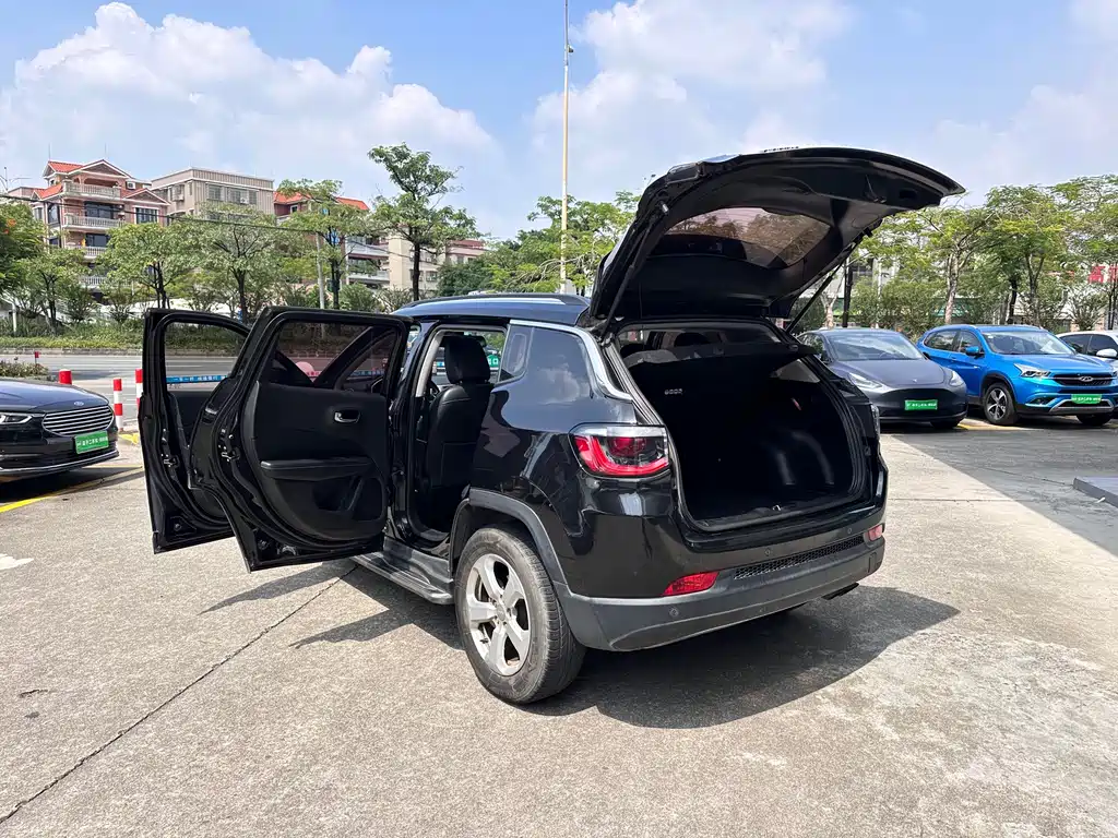 Jeep Compass — миниатюра 20