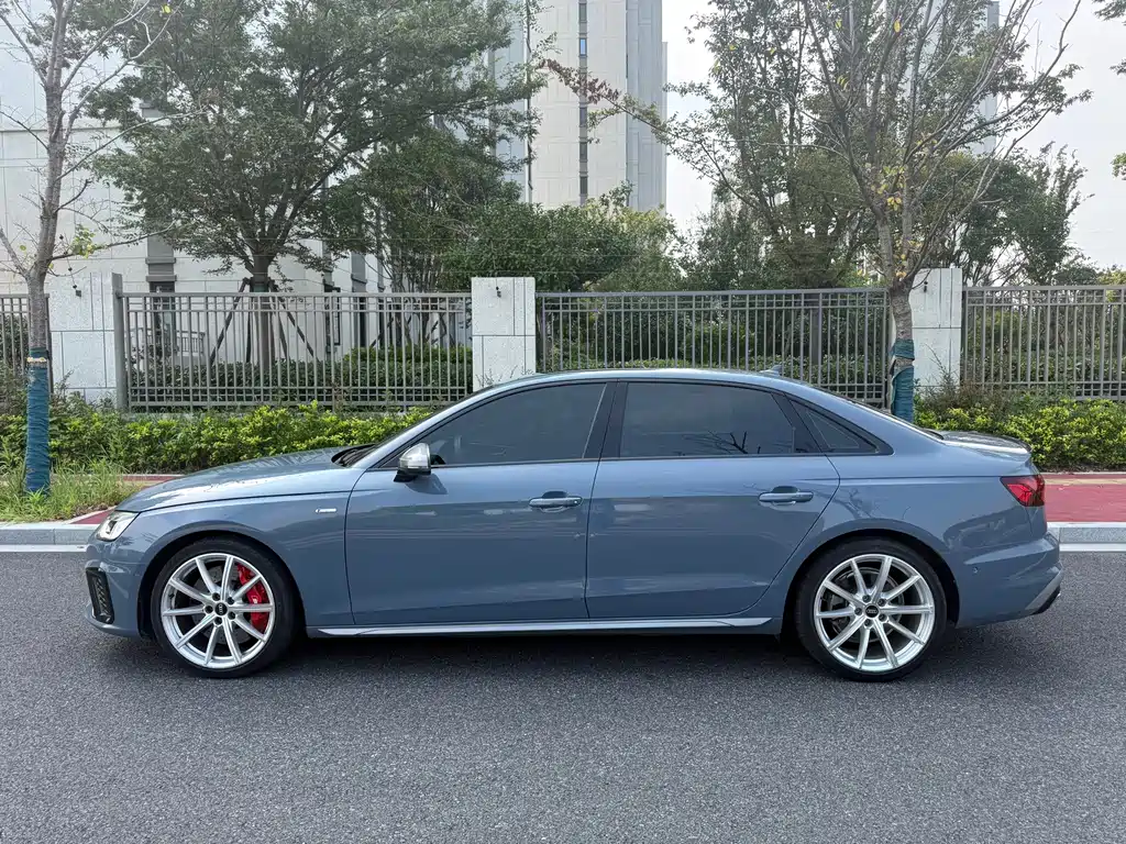 Audi A4L — миниатюра 4