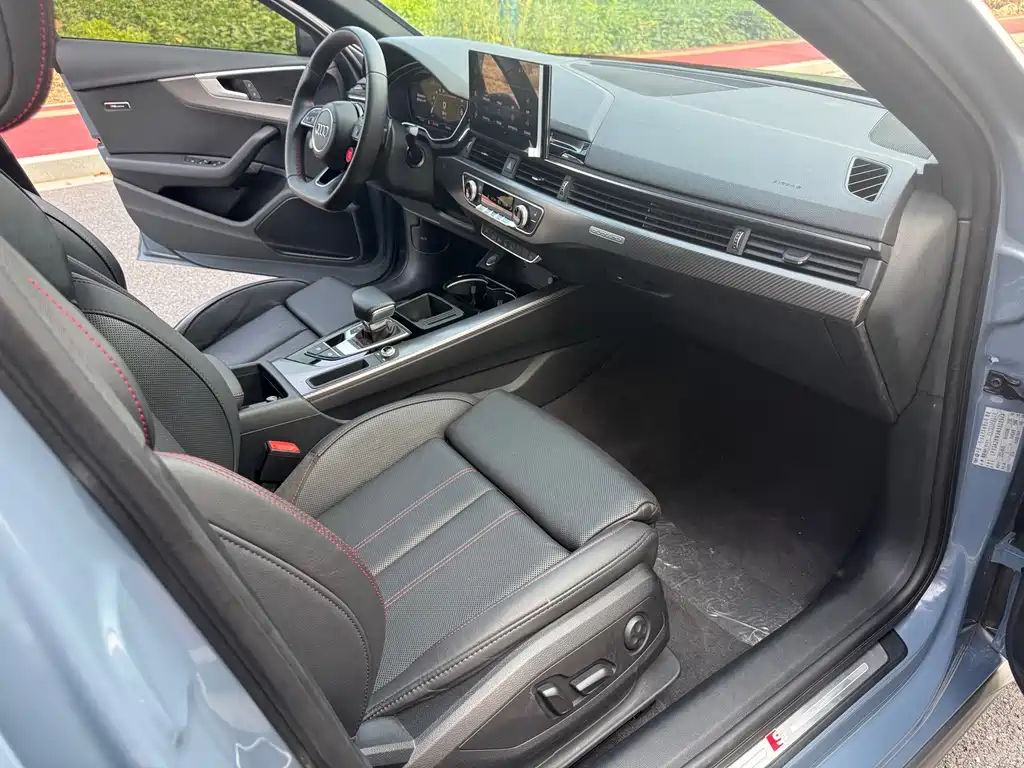 Audi A4L — миниатюра 12