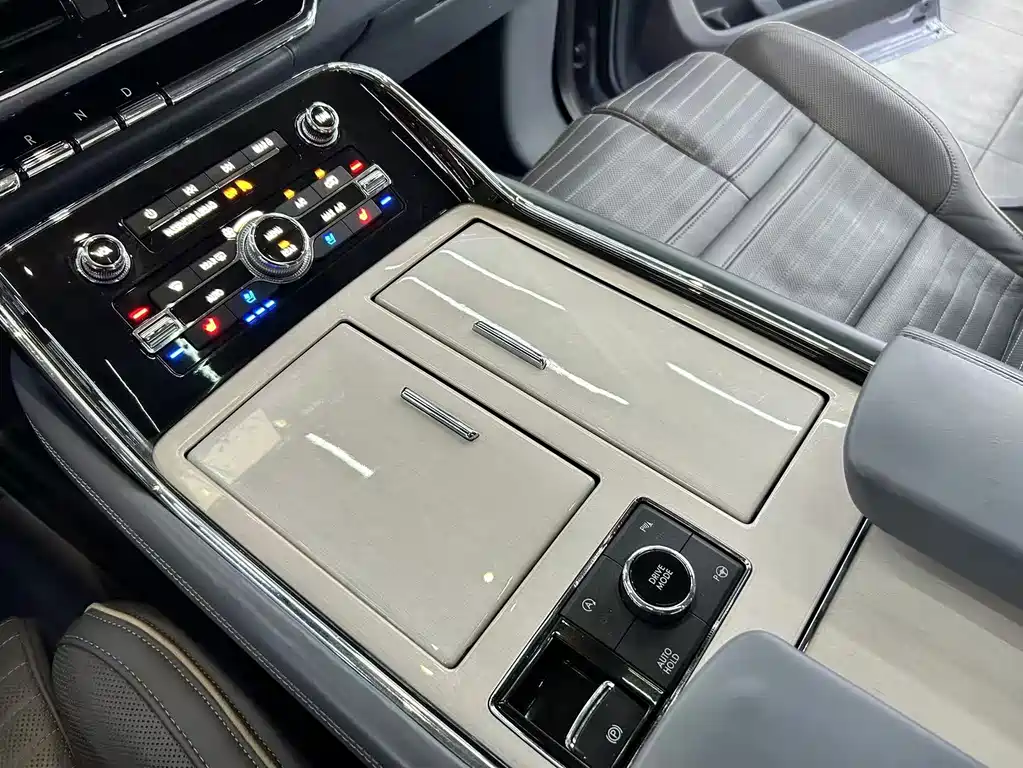 Lincoln Navigator — миниатюра 8