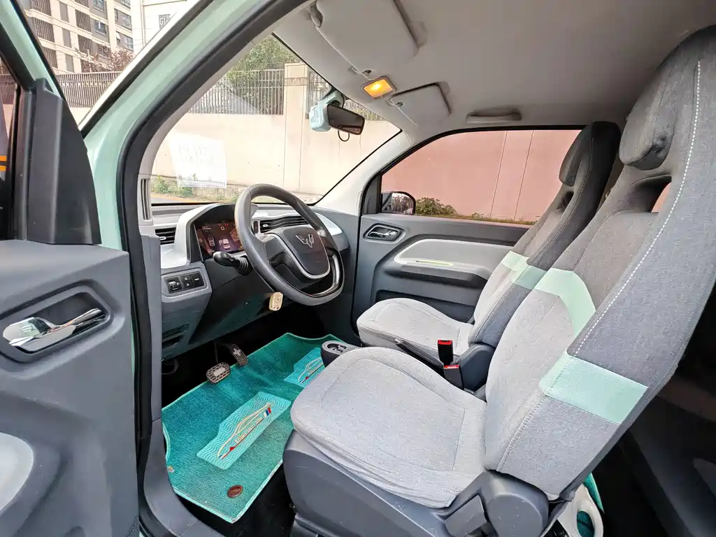 Wuling MINIEV — миниатюра 9