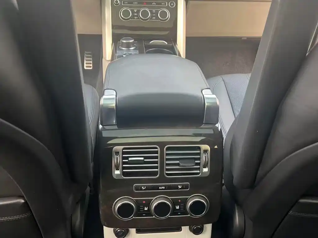 Land Rover Range Rover — миниатюра 13