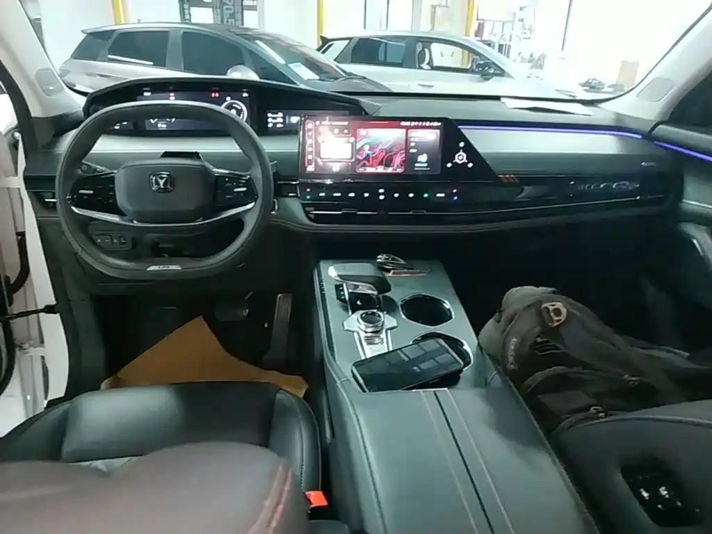 Changan UNI-K iDD — миниатюра 10