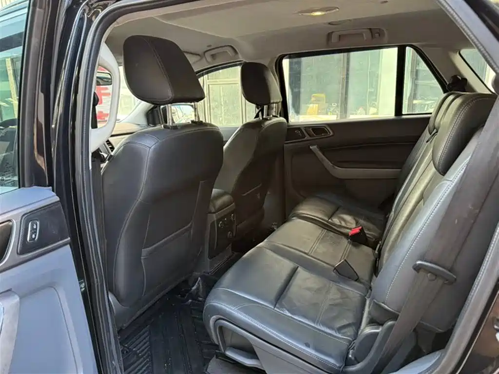 Ford Everest 2016 2.2T MT Luxury