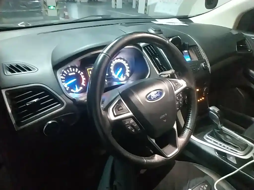 Ford Edge — миниатюра 10