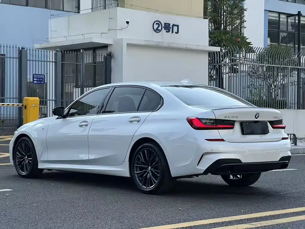 BMW 3 Series — миниатюра 6