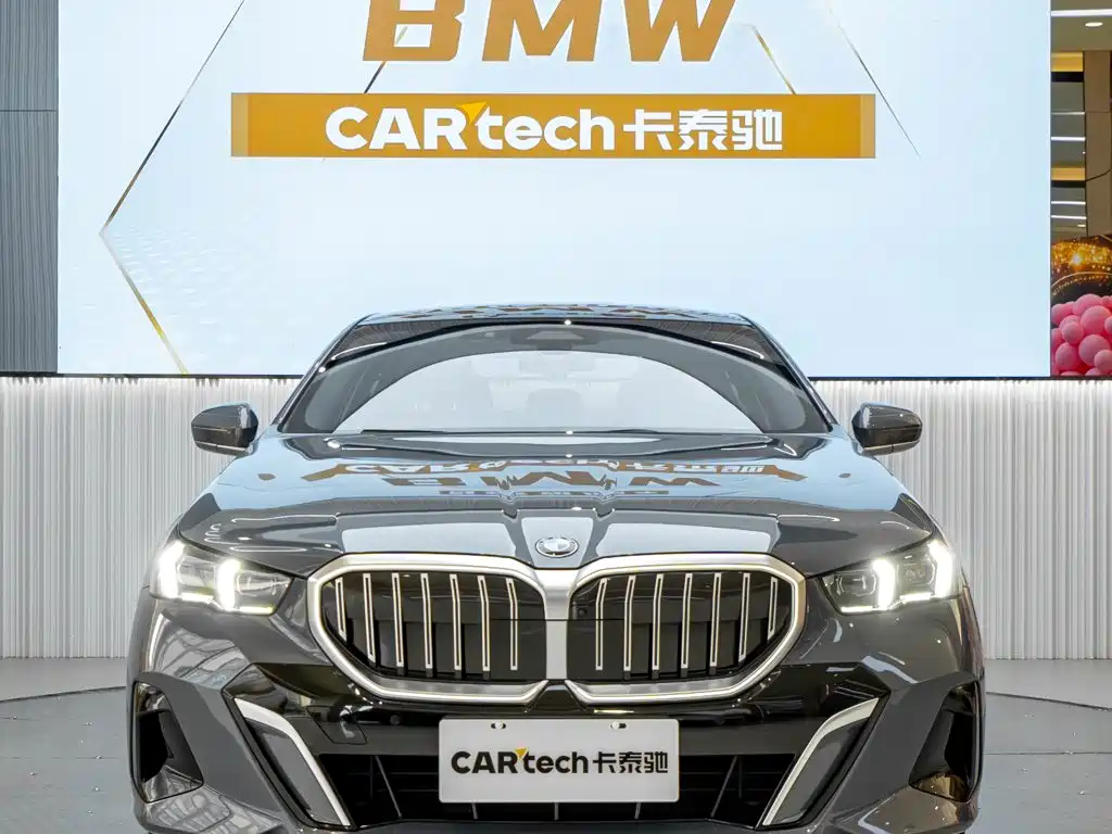 宝马5系 2024款 530Li 领先型 M运动套装 2024