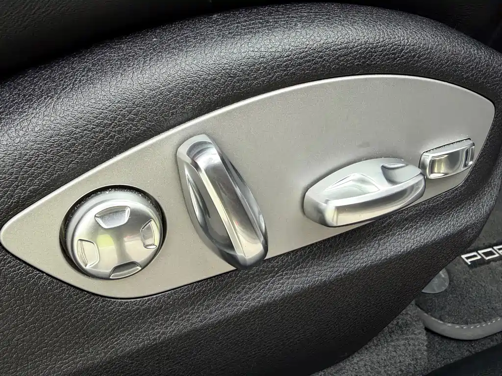 Porsche Macan — миниатюра 11