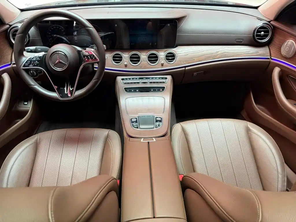 Mercedes-Benz E-Class — миниатюра 16