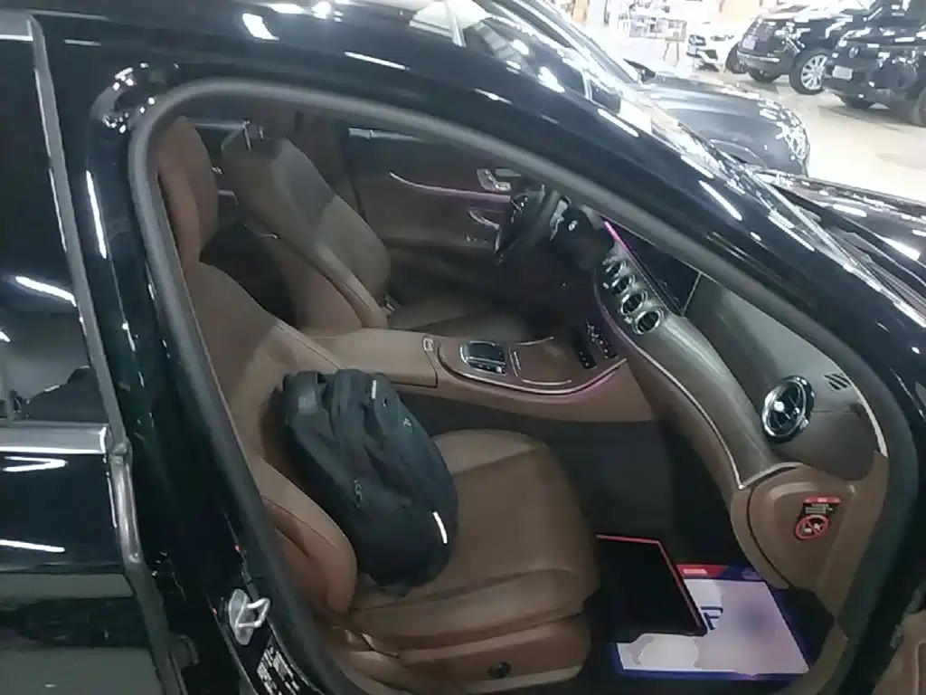 Mercedes-Benz E-Class — миниатюра 21