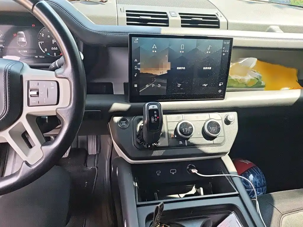 Land Rover Defender — миниатюра 6