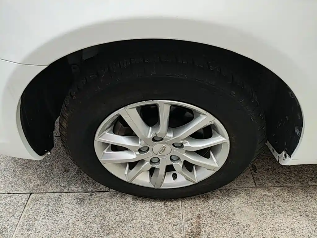Geely Emgrand — миниатюра 23