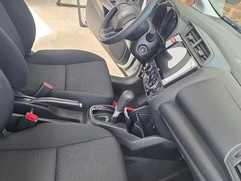 Honda Fit — миниатюра 8
