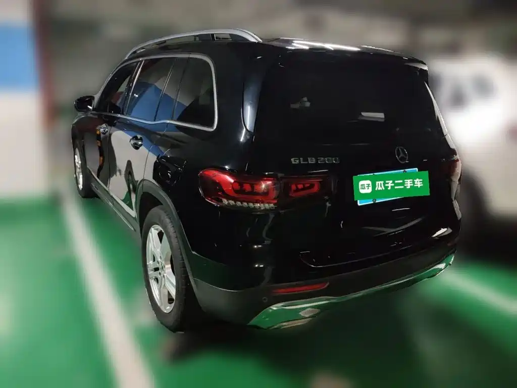 Mercedes-Benz GLB — миниатюра 25