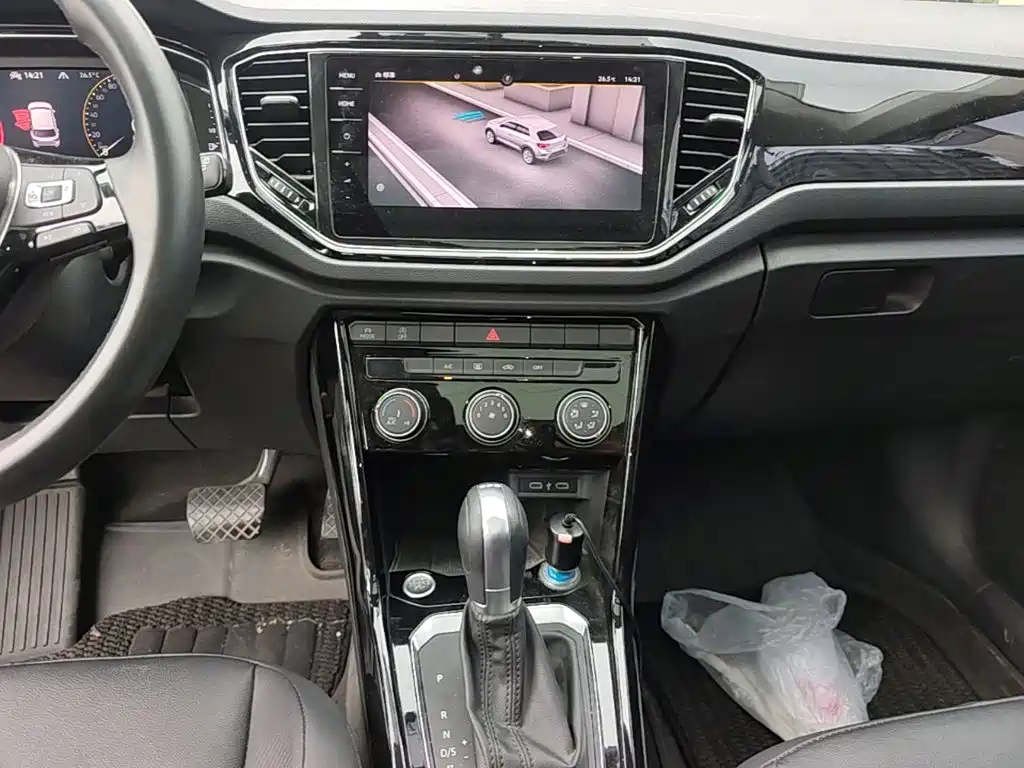Volkswagen T-Roc — миниатюра 18