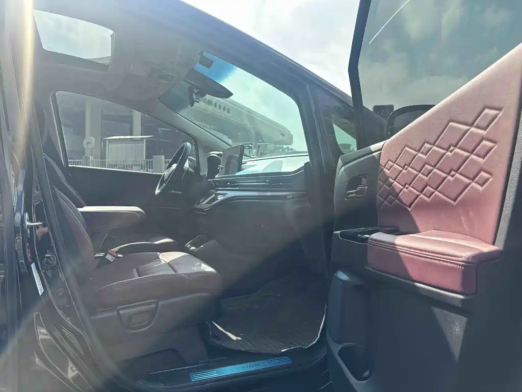 Honda Elysion — миниатюра 8