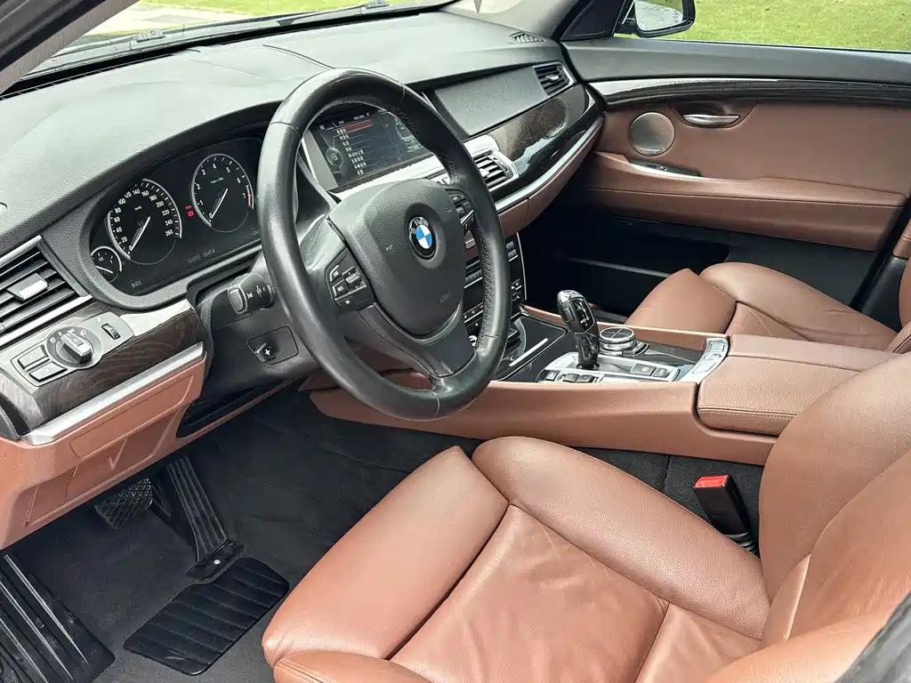 BMW 5 Series GT 5 GT 2013 535i Lead